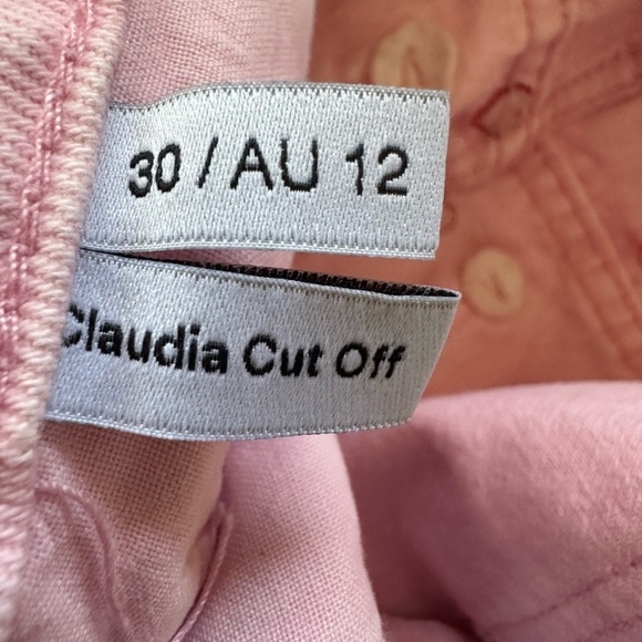 ABRAND × DYSPNEA CLAUDIA DENIM CUT OFF
SHORTS PINK HEART - Picture 6 of 11